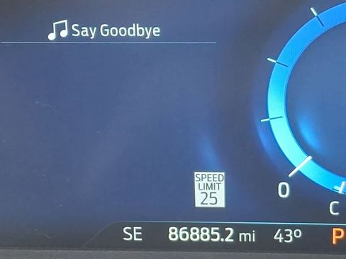 Certified 2022 Ford Explorer Platinum w/ Technology Package image 19