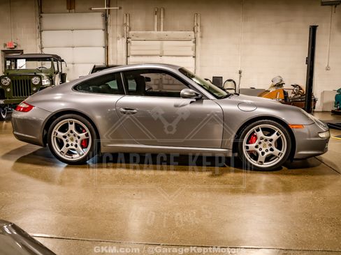 Used 2005 Porsche 911 Carrera S RWD image 10