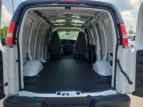 New 2026 GMC Savana 2500 w/ Driver Convenience Package RWD image 8
