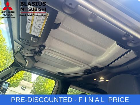 Used 2020 Jeep Wrangler Sport AWD/4WD image 14