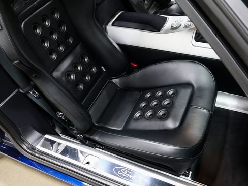 Used 2006 Ford GT RWD image 42
