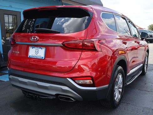 Used 2020 Hyundai Santa Fe SE image 4