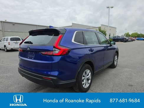 Used 2023 Honda CR-V LX image 5