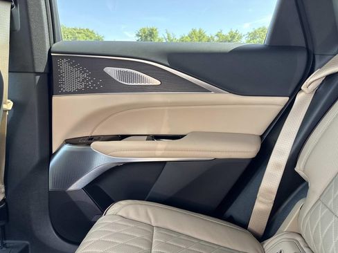 New 2026 Cadillac Lyriq Signature Luxury w/ Nappa Leather Package AWD/4WD image 15