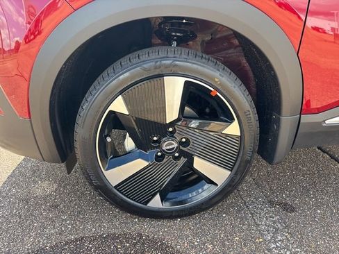 New 2026 Nissan Kicks SR w/ SR Premium Package FWD image 8