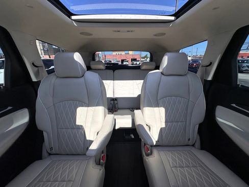 Used 2023 Buick Enclave Avenir w/ Avenir Technology Package FWD image 19