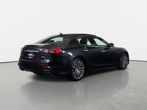 Used 2022 Maserati Ghibli Modena Q4 AWD/4WD image 3