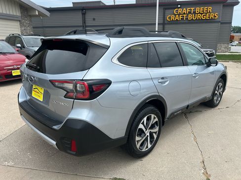 Used 2020 Subaru Outback Limited image 3