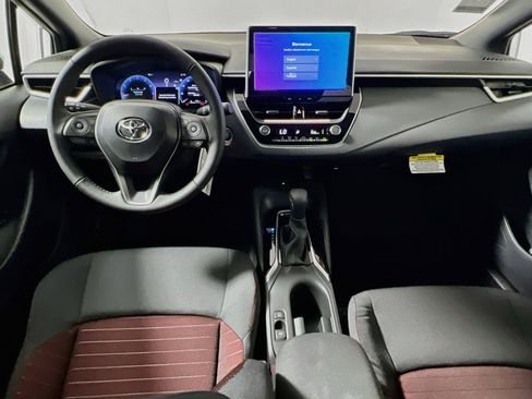 Used 2026 Toyota Corolla SE w/ SE Package FWD image 29