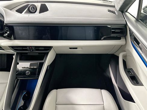Certified 2024 Porsche Macan Turbo Electric AWD/4WD image 31