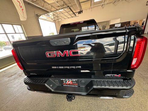 Used 2025 GMC Sierra 1500 AT4 w/ Technology Package AWD/4WD image 6