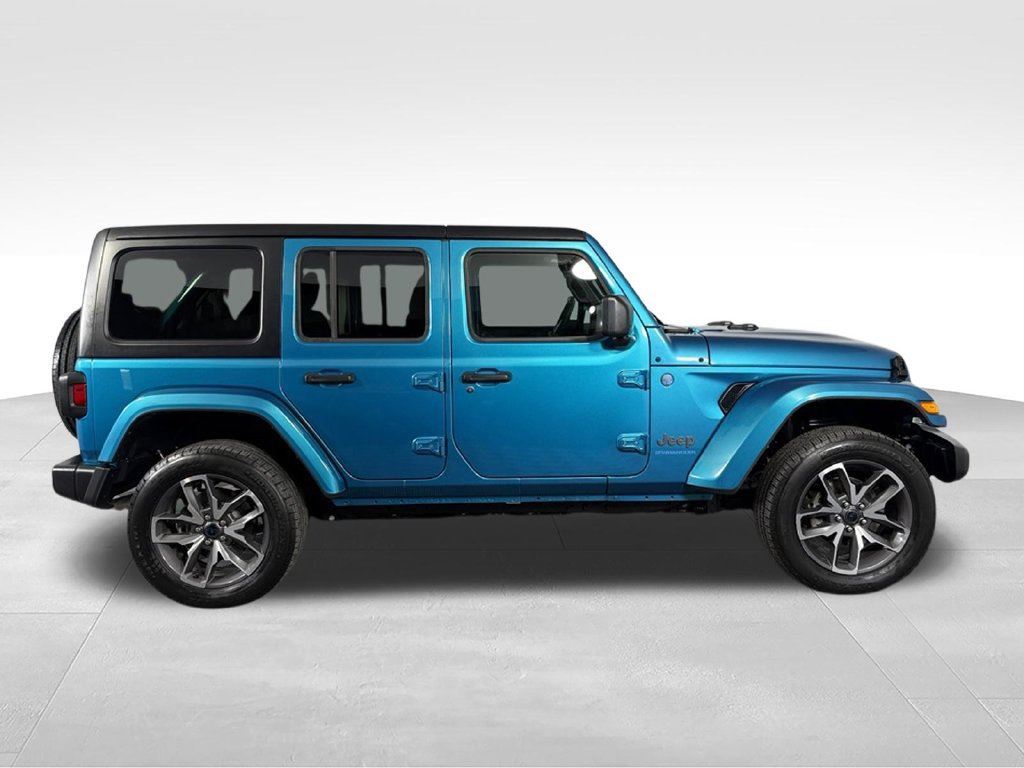 Used 2024 Jeep Wrangler Unlimited AWD/4WD image 7