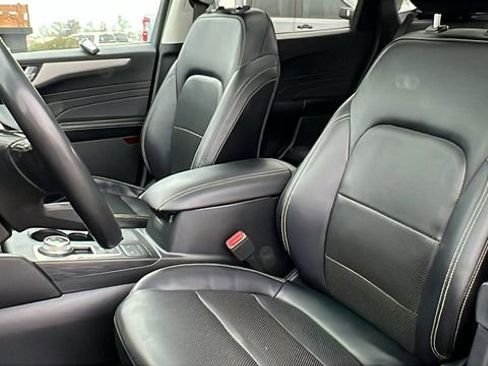 Used 2022 Ford Escape SEL w/ Technology Package image 18