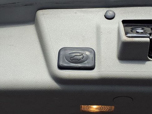 Used 2011 Buick Enclave CXL w/ LPO, Cargo Convenience Pkg image 24