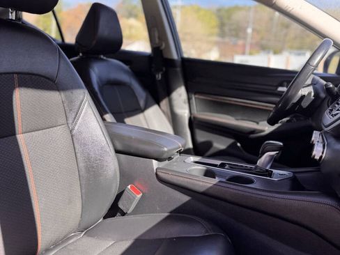 Used 2020 Nissan Altima 2.5 SR FWD image 15