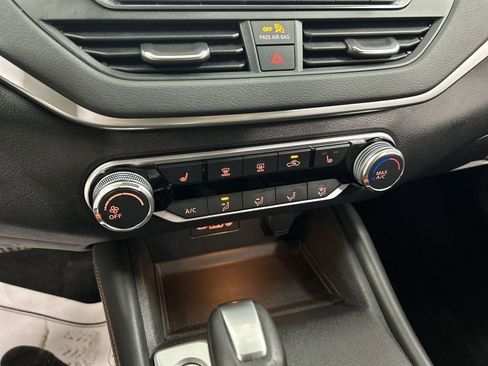 Used 2019 Nissan Altima 2.5 SR w/ SR Premium Package image 16