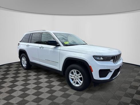 Certified 2023 Jeep Grand Cherokee Laredo w/ Luxury Tech Group I AWD/4WD image 6