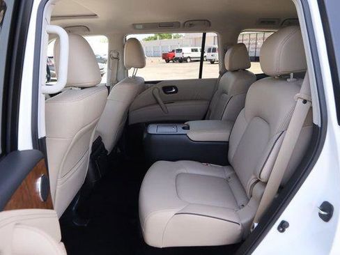 Used 2024 Nissan Armada SL w/ Captain's Chairs Package AWD/4WD image 11