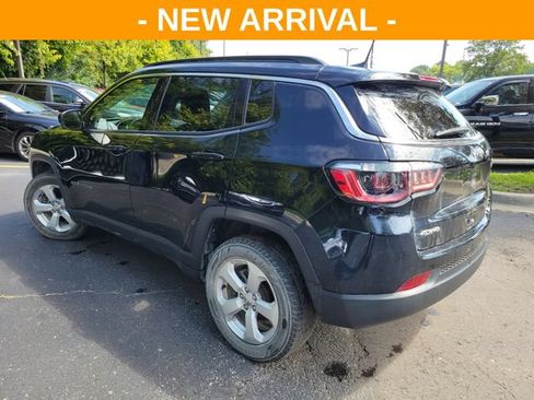 Used 2017 Jeep Compass Latitude w/ Popular Equipment Group AWD/4WD image 5