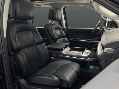 Used 2025 Lincoln Navigator L Reserve AWD/4WD image 22