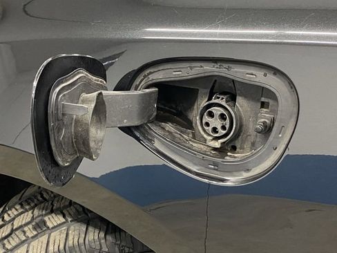 Used 2022 Chrysler Pacifica Limited FWD image 44