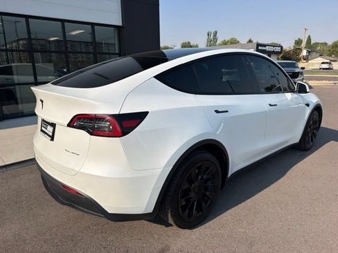 Used 2023 Tesla Model Y Long Range AWD/4WD image 10