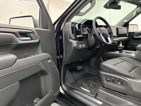 New 2026 GMC Sierra 1500 SLT w/ SLT Premium Package AWD/4WD image 17
