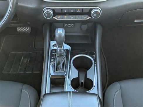 Used 2024 Nissan Altima 2.5 SV image 12