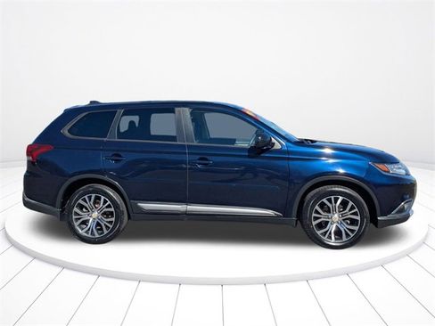 Used 2018 Mitsubishi Outlander ES image 6