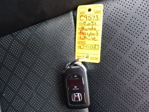 Used 2021 Honda Passport Touring image 5