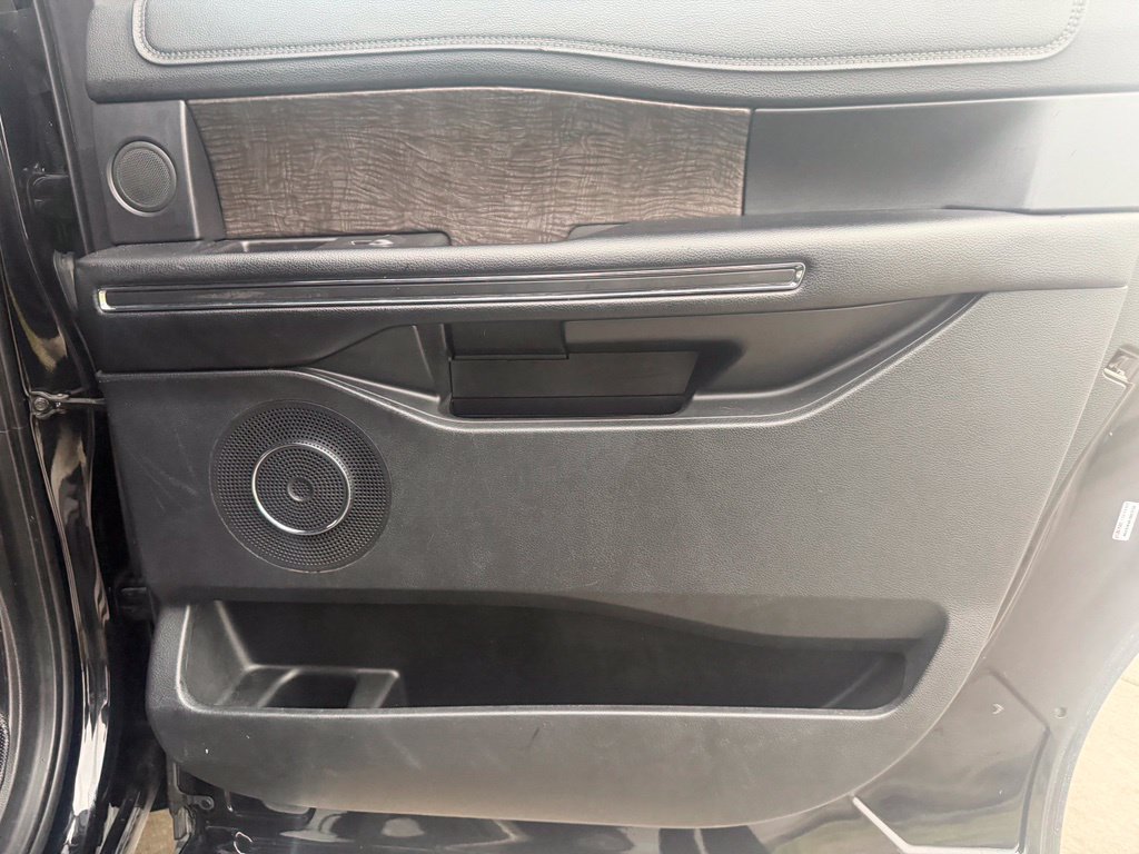 Used 2019 Ford Expedition Max Limited AWD/4WD image 26