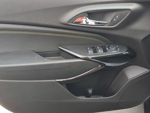 Certified 2025 Chevrolet Trax LT w/ Driver Confidence Package image 14