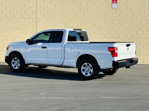 Used 2017 Nissan Titan S AWD/4WD image 5