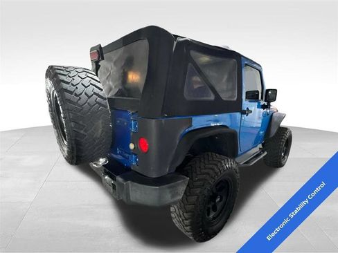 Used 2015 Jeep Wrangler Rubicon w/ Connectivity Group image 5