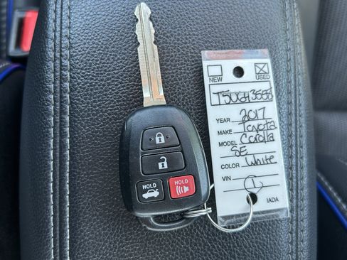 Used 2017 Toyota Corolla SE FWD image 18