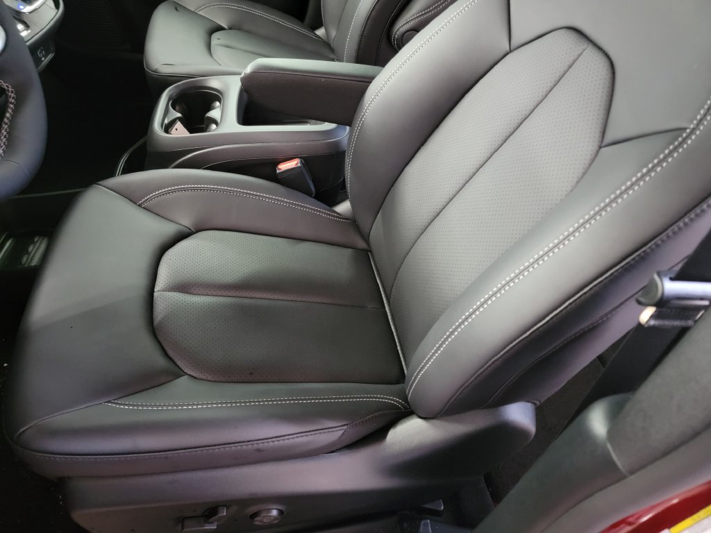 New 2026 Chrysler Pacifica Select FWD image 10