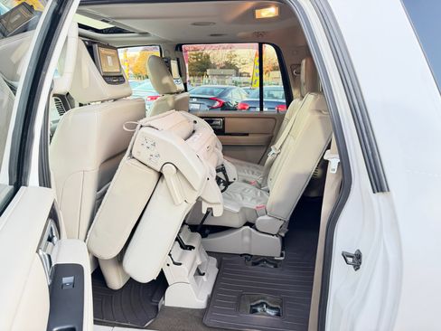 Used 2015 Lincoln Navigator L 4WD image 34