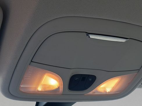 Used 2016 Chrysler 200 Limited FWD image 25