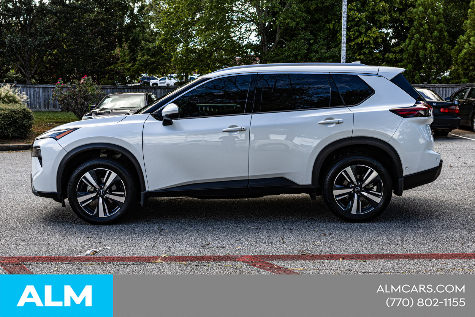 Used 2024 Nissan Rogue SL w/ SL Premium Package FWD image 9
