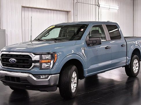 Used 2023 Ford F150 XLT image 3