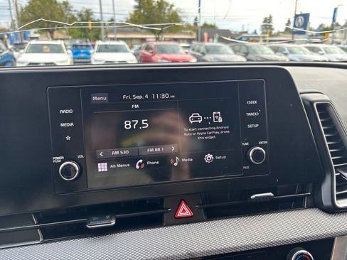 Used 2025 Kia Sportage LX AWD/4WD image 18