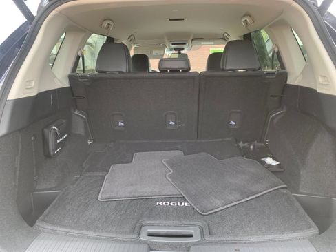 Used 2025 Nissan Rogue SL FWD image 19
