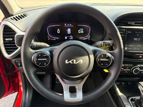 Certified 2023 Kia Soul LX FWD image 13