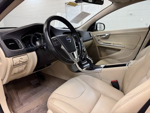 Used 2015 Volvo V60 T5 Premier Plus image 13