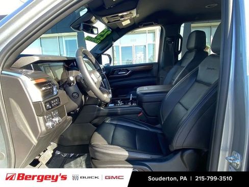 Certified 2025 GMC Yukon XL Denali image 23