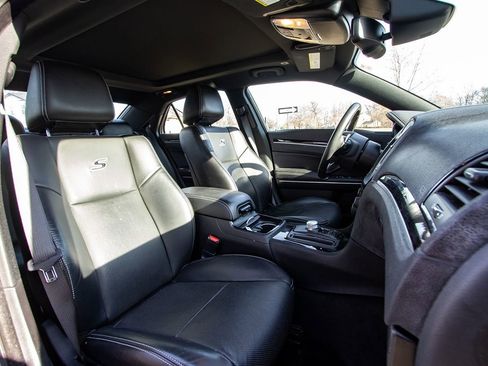 Used 2018 Chrysler 300 S w/ Safetytec Plus Group image 20