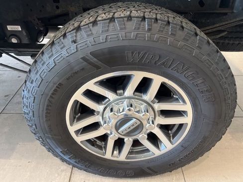 Used 2018 Ford F250 Lariat w/ Lariat Value Package image 10