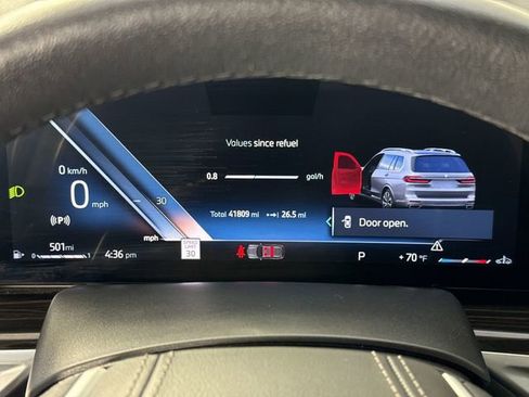 Used 2025 BMW X7 xDrive40i w/ Premium Package AWD/4WD image 17