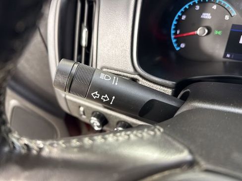 Used 2019 Chevrolet Colorado Z71 AWD/4WD image 16