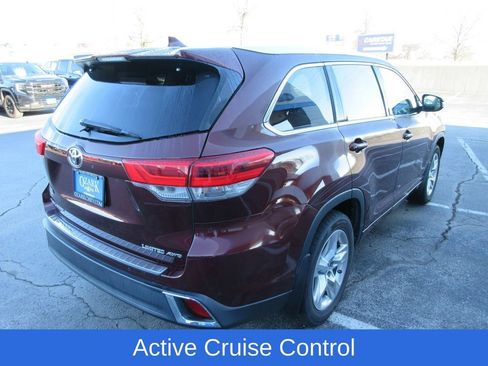 Used 2017 Toyota Highlander Limited AWD/4WD image 5